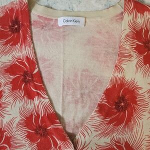 Calvin Klein Cardigan Sweater Women's M-L Red Beige Floral V Neck Button Front‎